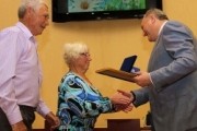 Семьям из Елизовского района вручили медали «За любовь и верность»